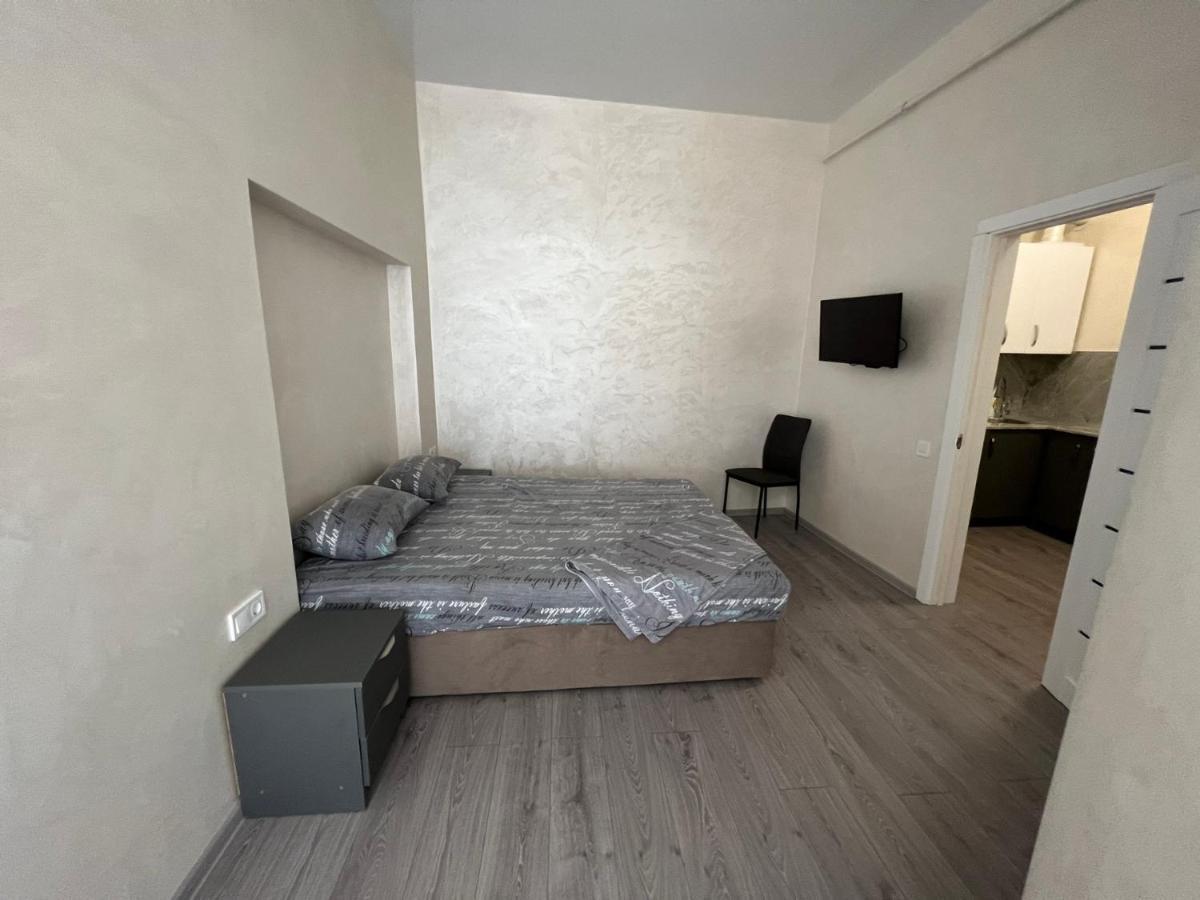 Kulisha 2Bedroom Apartment Near Opera House With Balcony Lviv Buitenkant foto